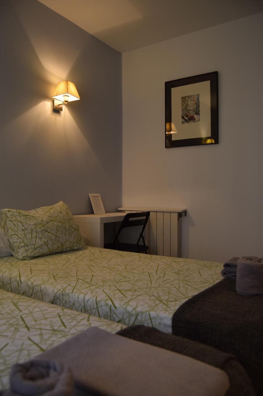 Hostal Rofer Madrid Exteriér fotografie