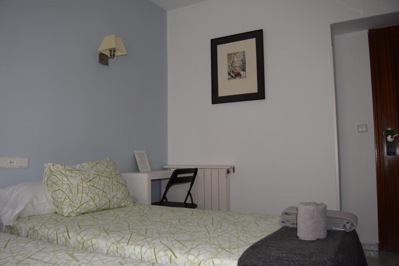 Hostal Rofer Madrid Exteriér fotografie
