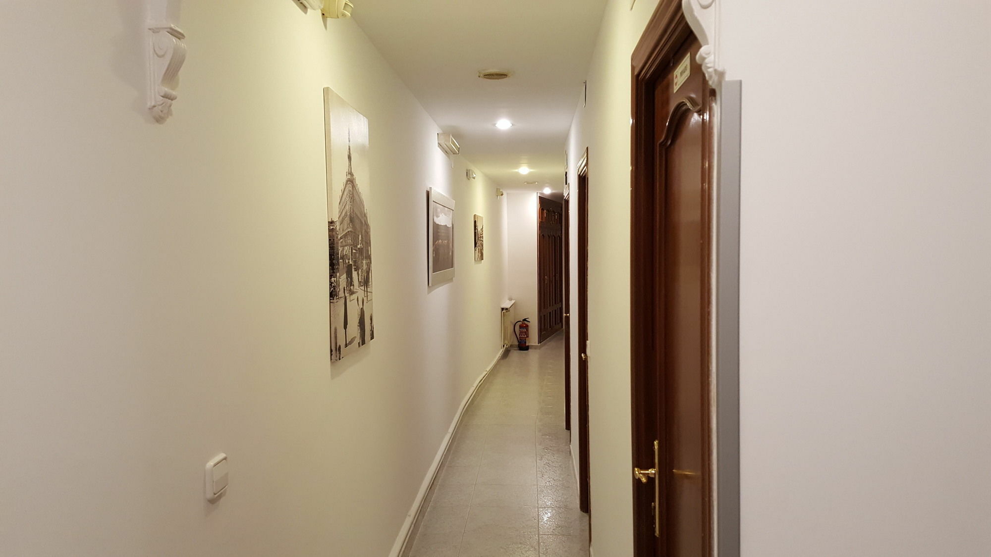 Hostal Rofer Madrid Exteriér fotografie